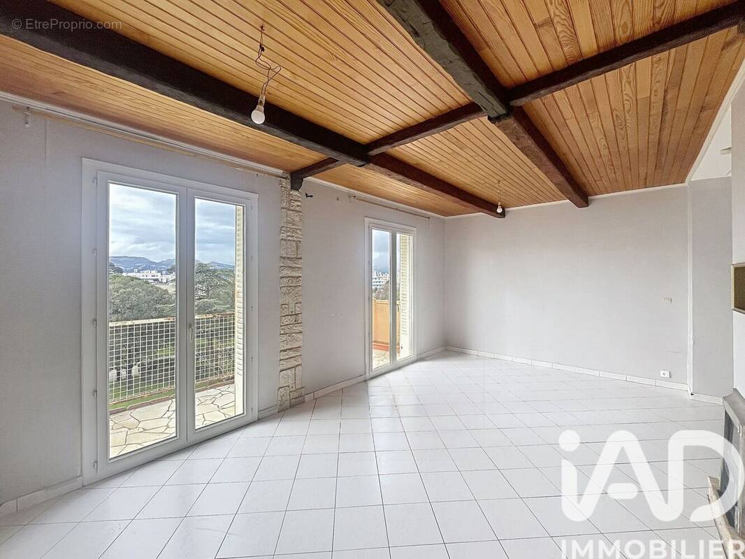 Photo 1 - Appartement à MARSEILLE-10E