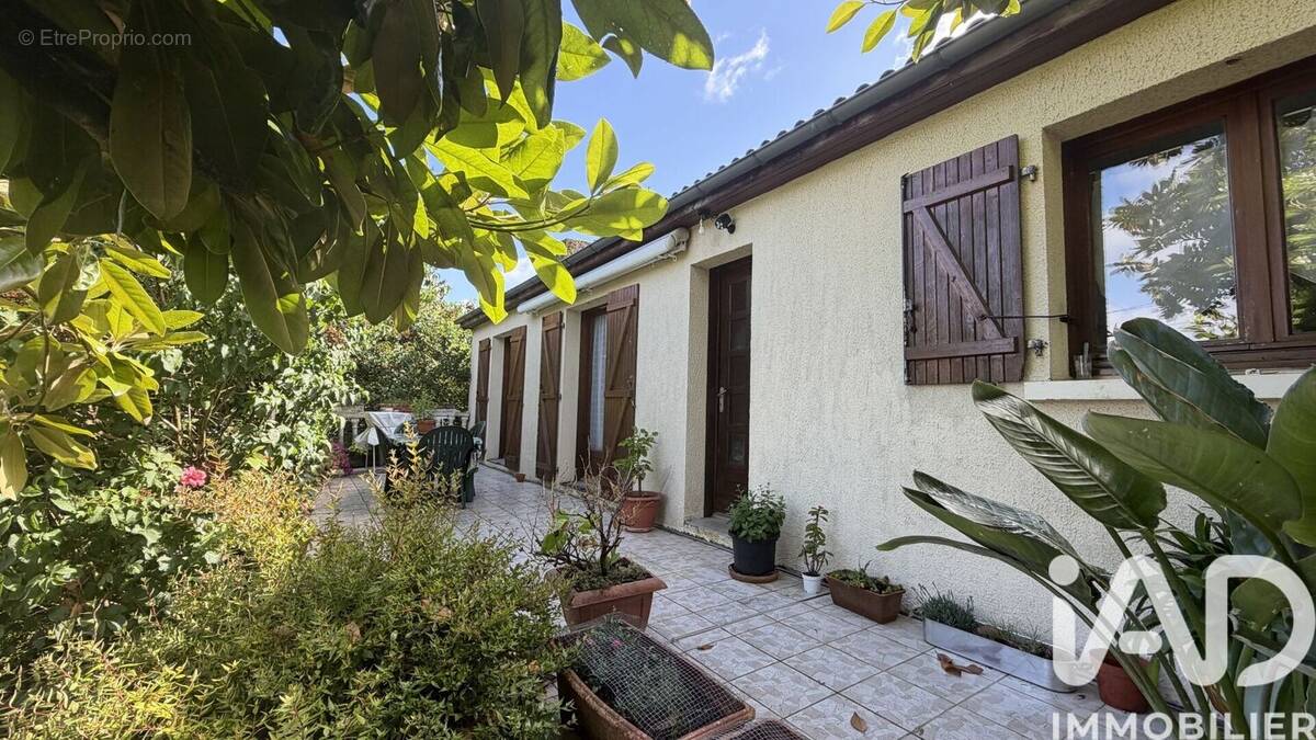 Photo 1 - Maison à ITEUIL