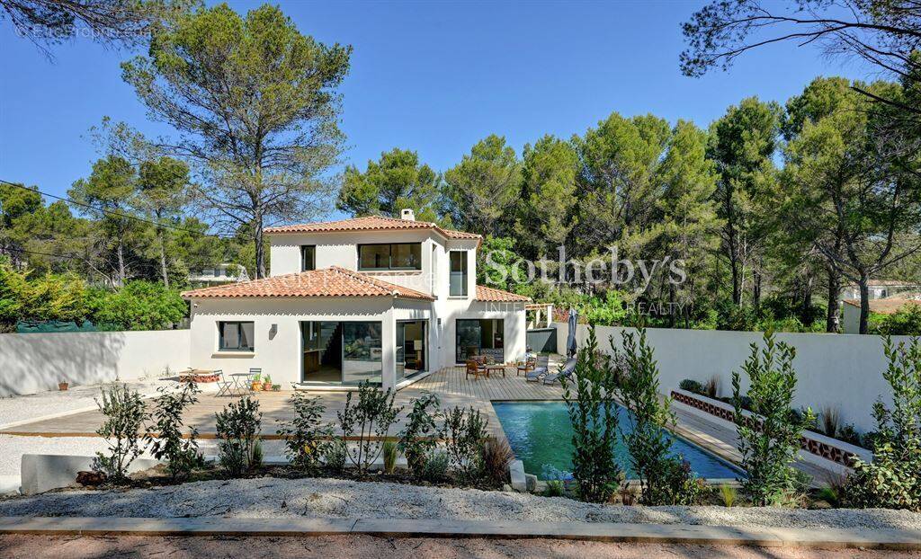Maison à VENTABREN