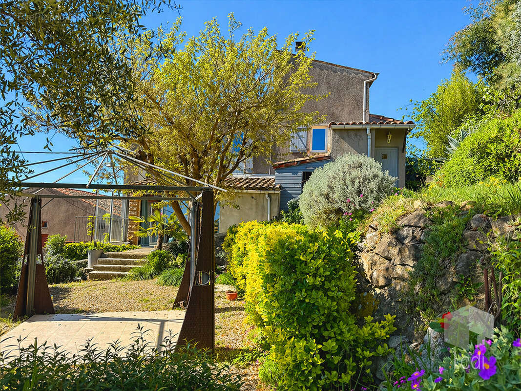Maison à SAINT-PAUL-LE-JEUNE