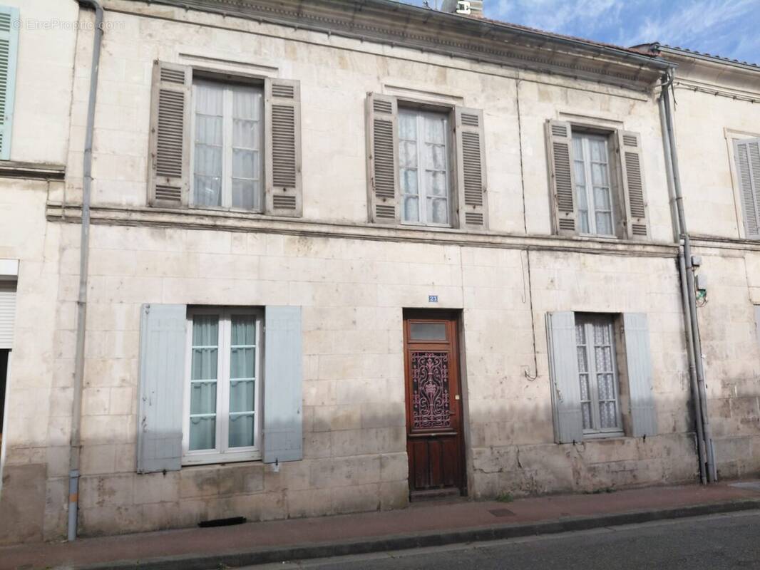 Maison à MIRAMBEAU