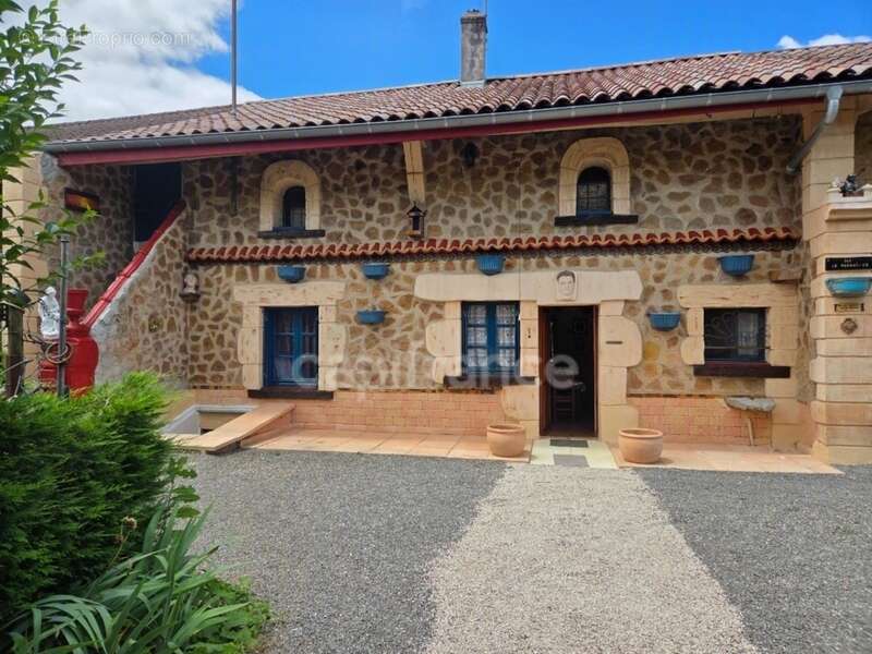 Maison à ROMENAY