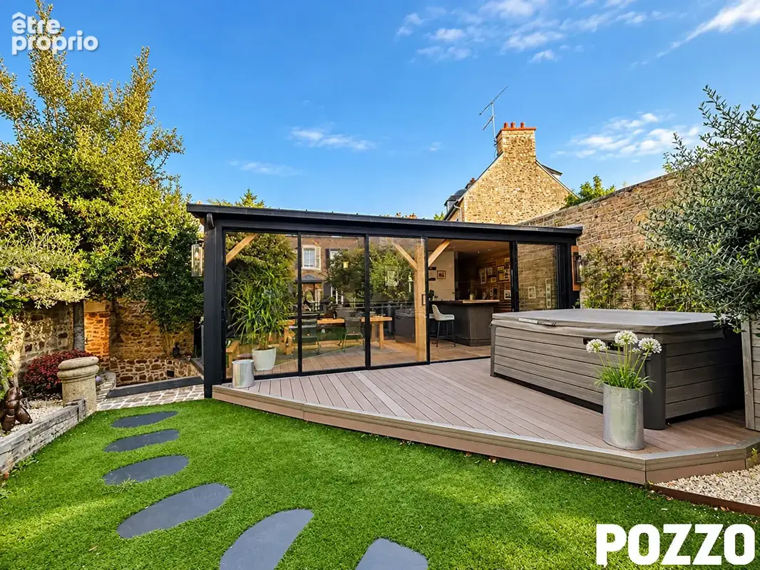 A Vendre - AVRANCHES - Maison de caractère en pierre 228 m² - Jardin d'exception - Sauna & Jacuzzi - photo 2