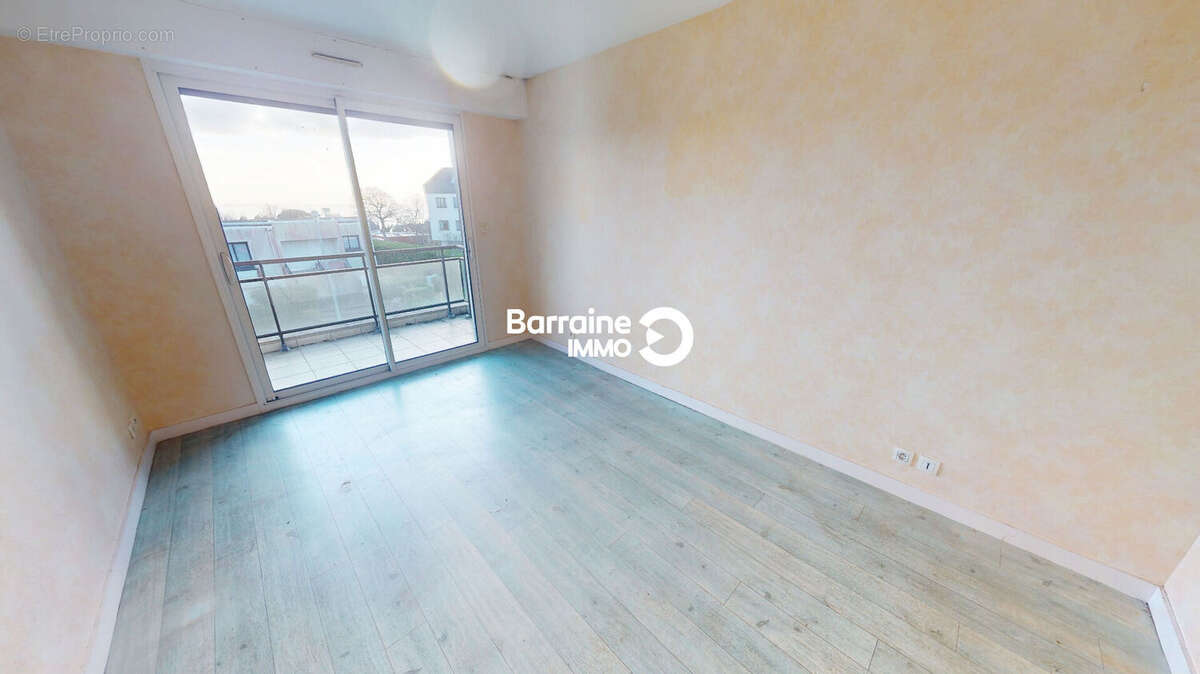 BREST FORESTOU - VENTE d'un appartement T4 de 85.10 m² - Ascenseur - Terrasse 14.4 m² - Vue mer - Garage - Parking - photo 13