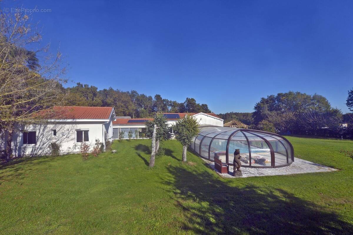 Maison à GREZAC