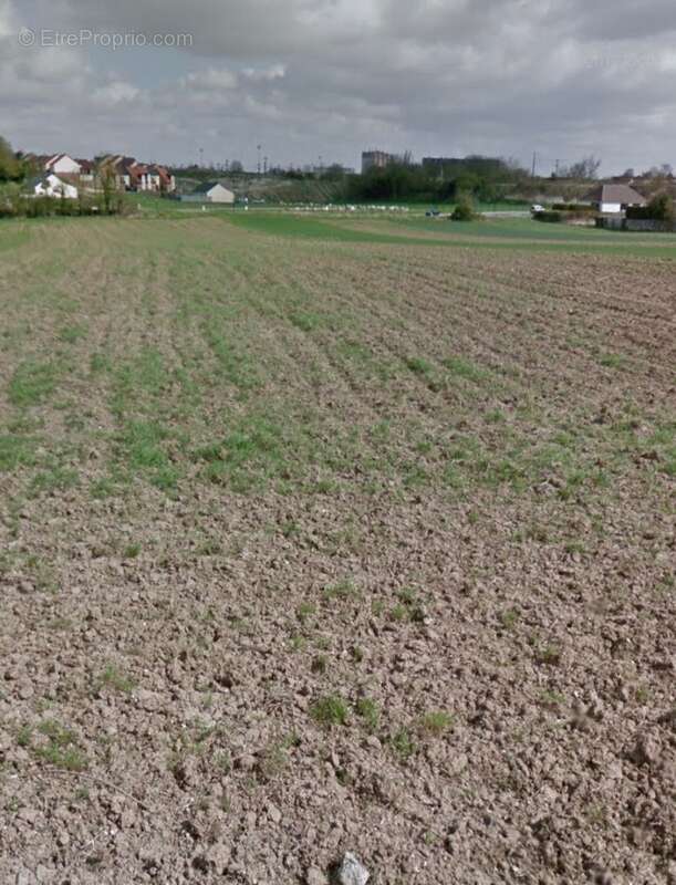 Photo Terrain à Agny au prix de 78 000€