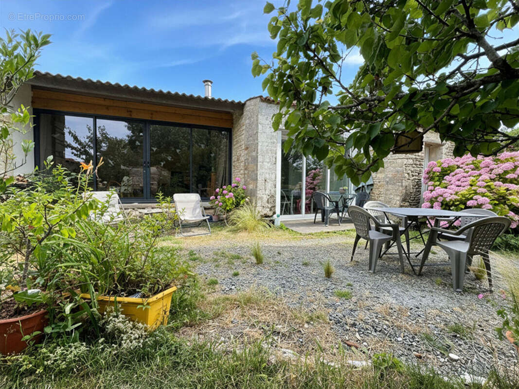 Maison à BREUIL-LA-REORTE