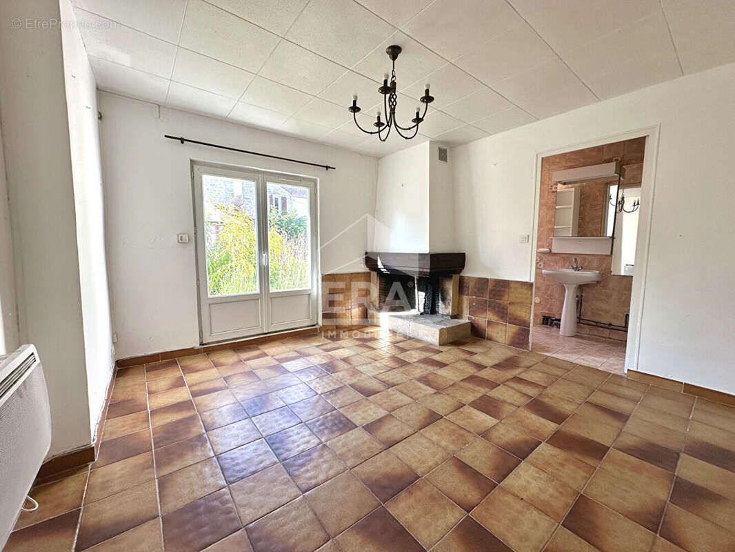 Autre à SAINT-PIERRE-LES-NEMOURS