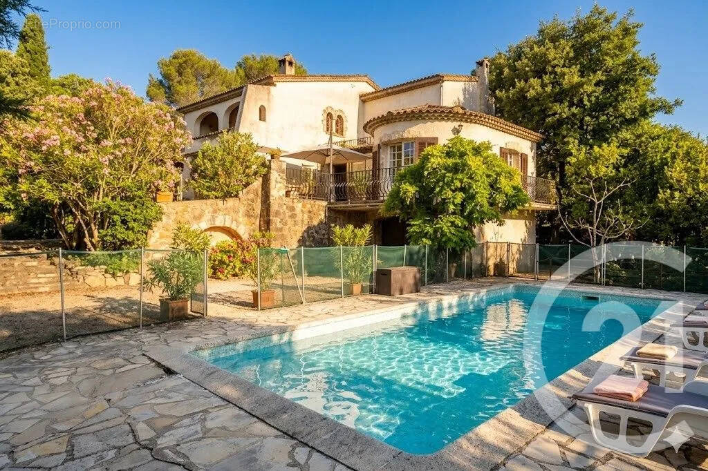 Maison à VALBONNE