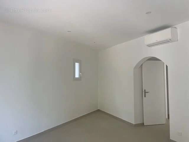 Villa restaurée de 153 m² – vue dominante plein sud – calme absolu - photo 13