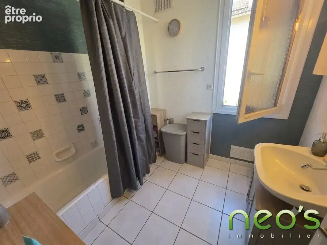 Maison 108 m² à Nueil-Les-Aubiers  - photo 7