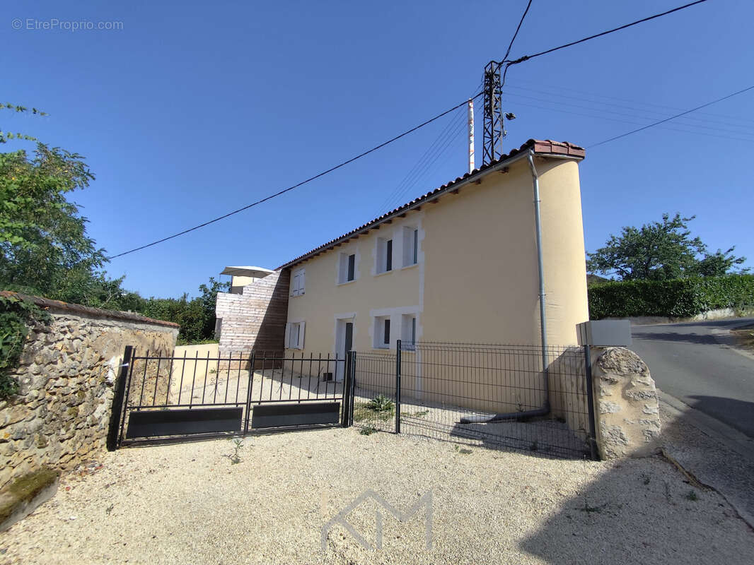Appartement à ITEUIL