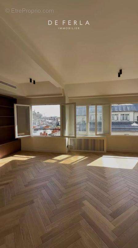 Appartement à PARIS-8E