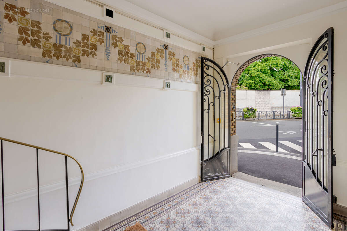 Appartement 3 pièces dans un bel immeuble ancien - photo 10