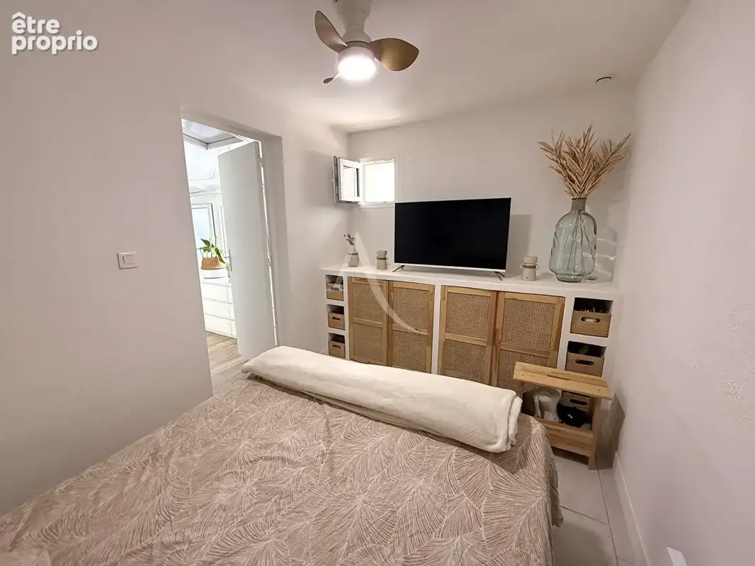 Hyères Ouest, T3 avec cour en maison de ville, très belle rénovation ! - photo 11