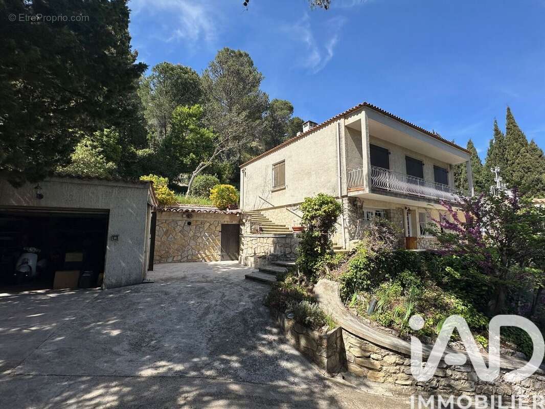 Photo 2 - Maison à CARNOUX-EN-PROVENCE