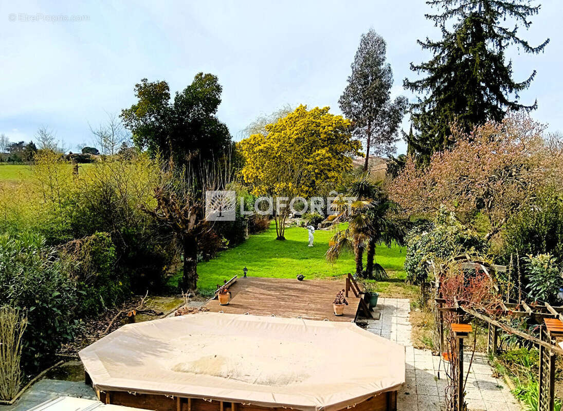 Maison à SAINT-NICOLAS-DE-LA-GRAVE