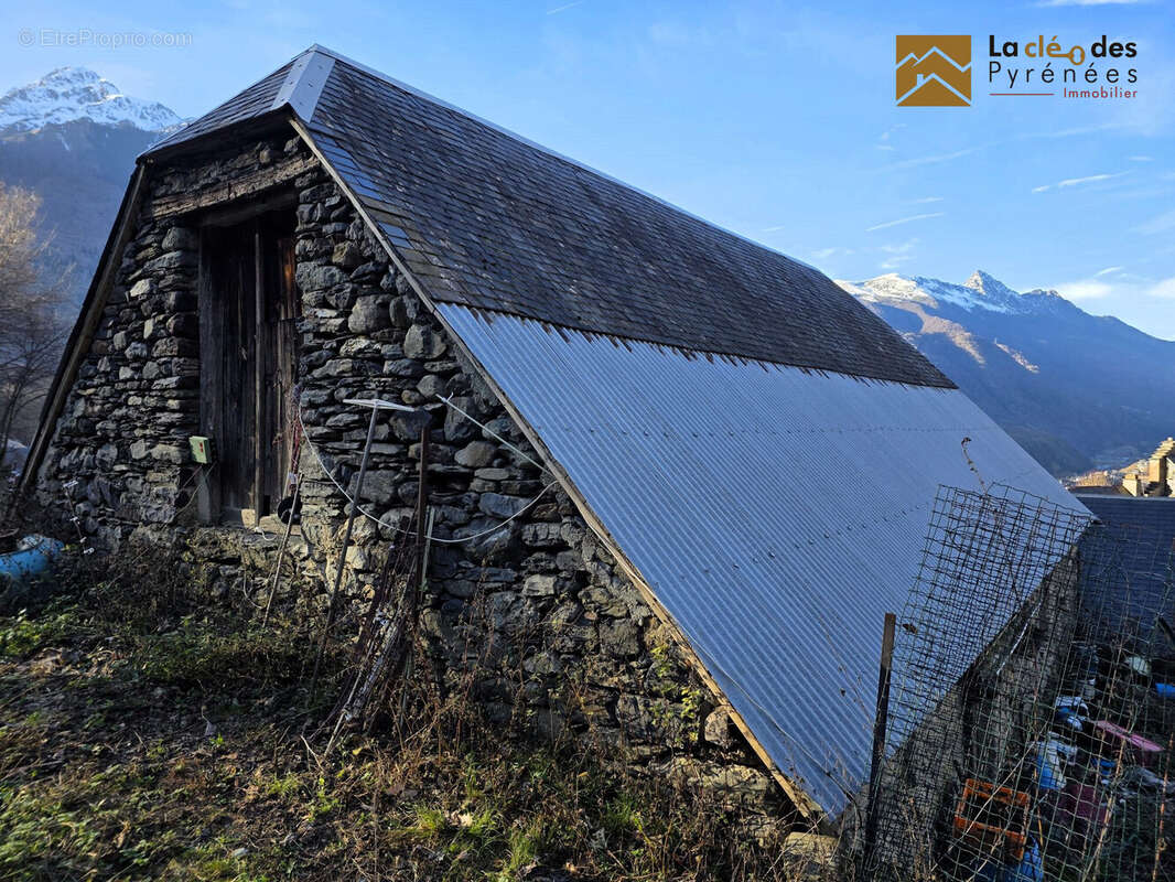 Maison à LUZ-SAINT-SAUVEUR