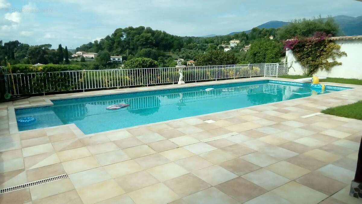 Piscine - Maison à VENCE