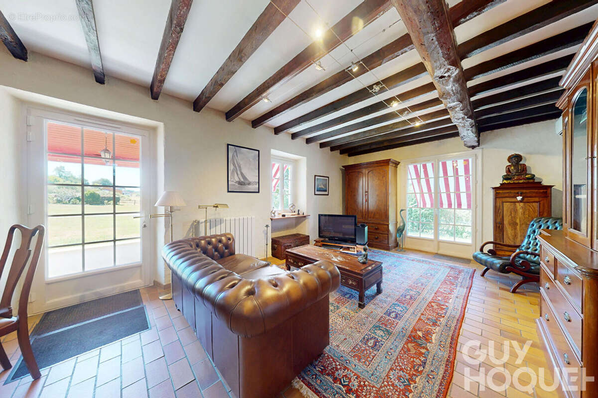 Belle propriété de caractère avec annexe et dépendance - photo 3