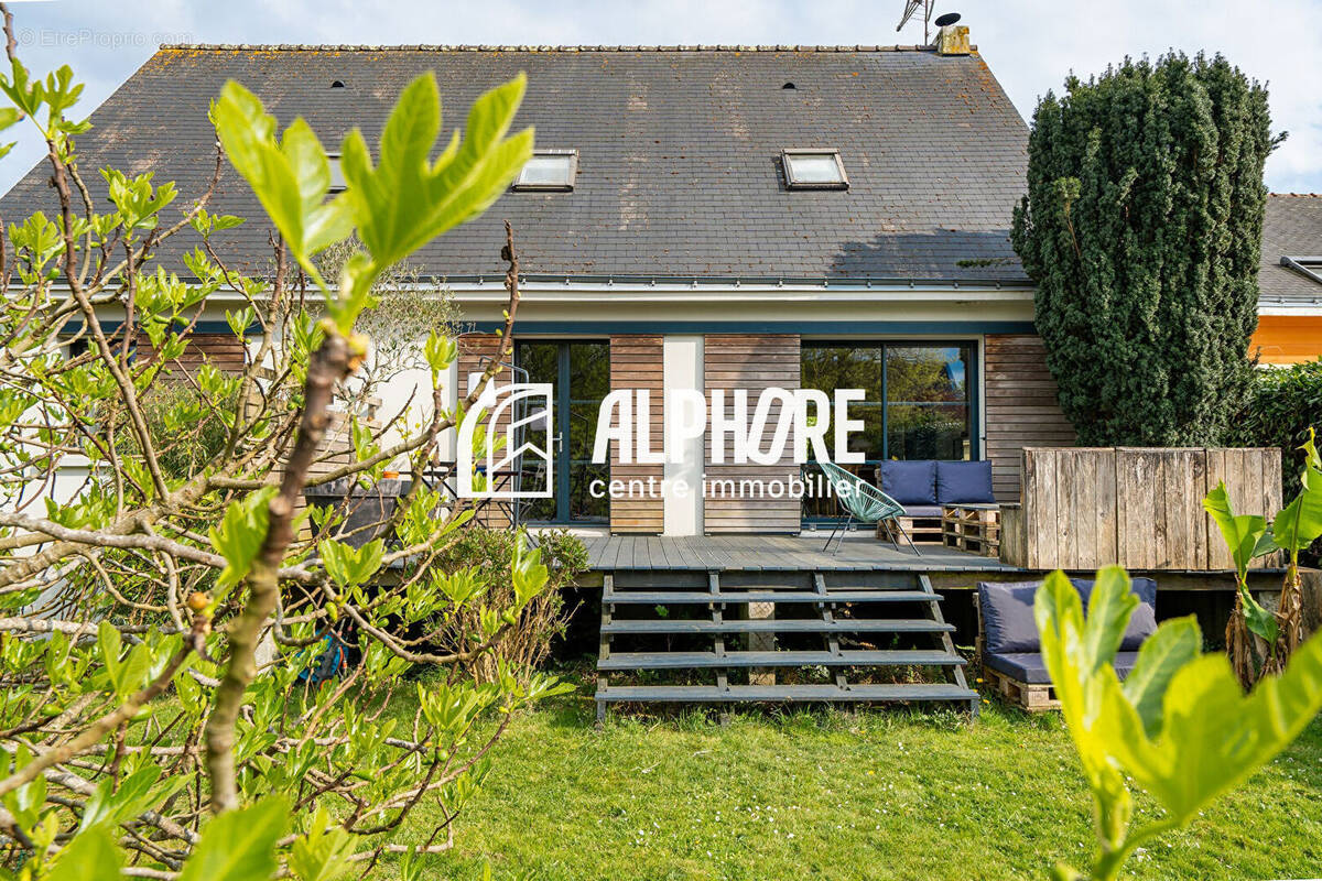 Maison à SAINT-ETIENNE-DE-MONTLUC