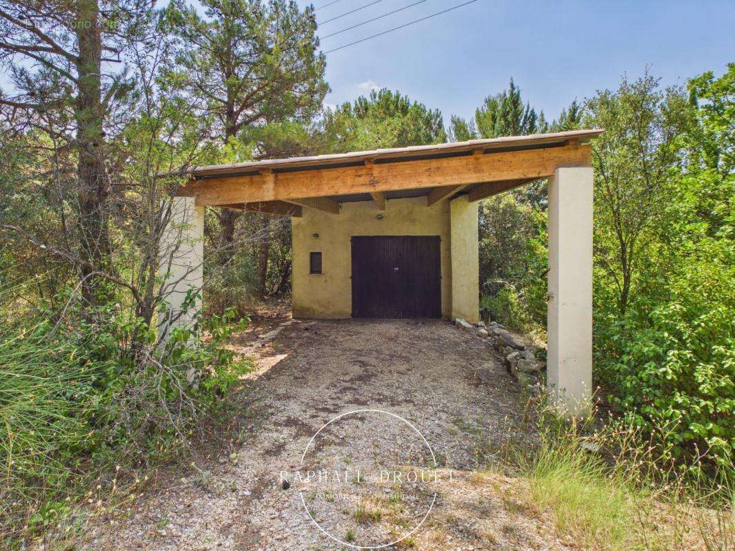 Au cœur de la campagne du luberon – propriete de 208 m2 avec piscine sur 5600 m2 de terrain - photo 34