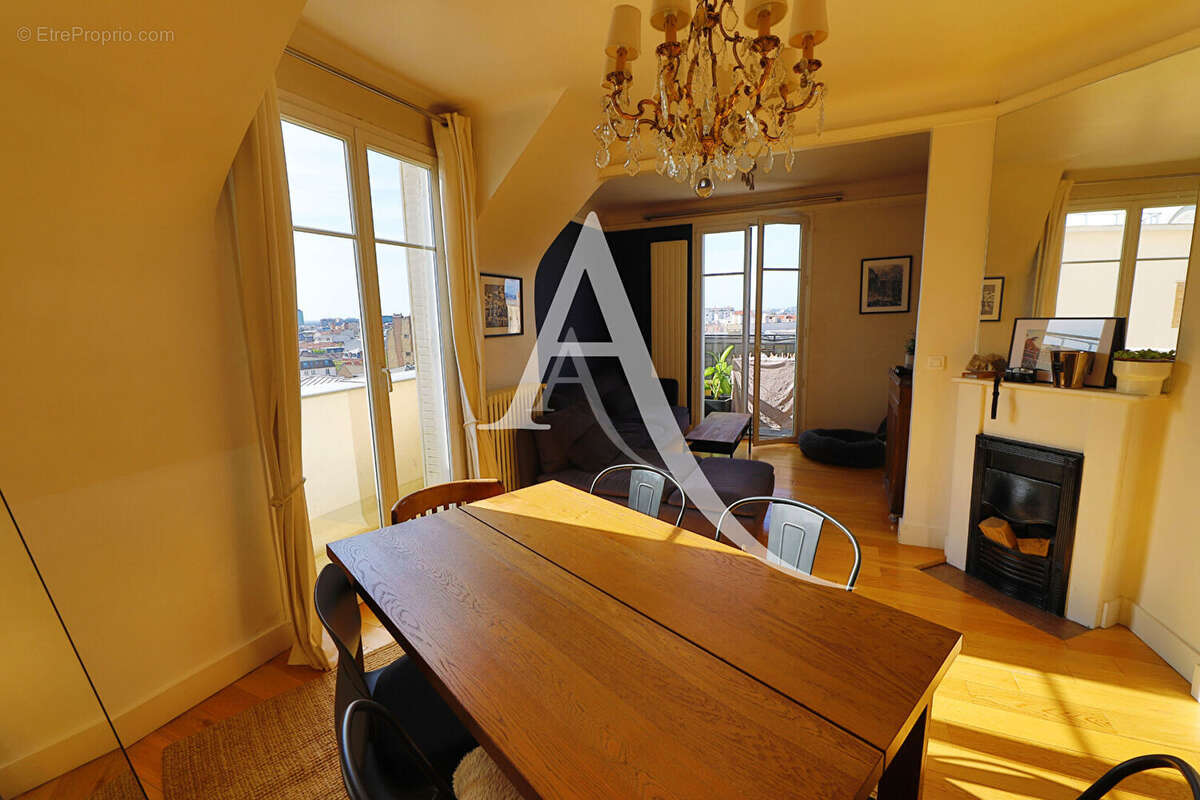 Appartement à COURBEVOIE