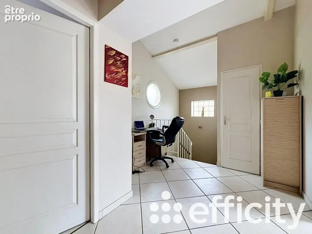 Maison 156 m² à Villeurbanne  - photo 10