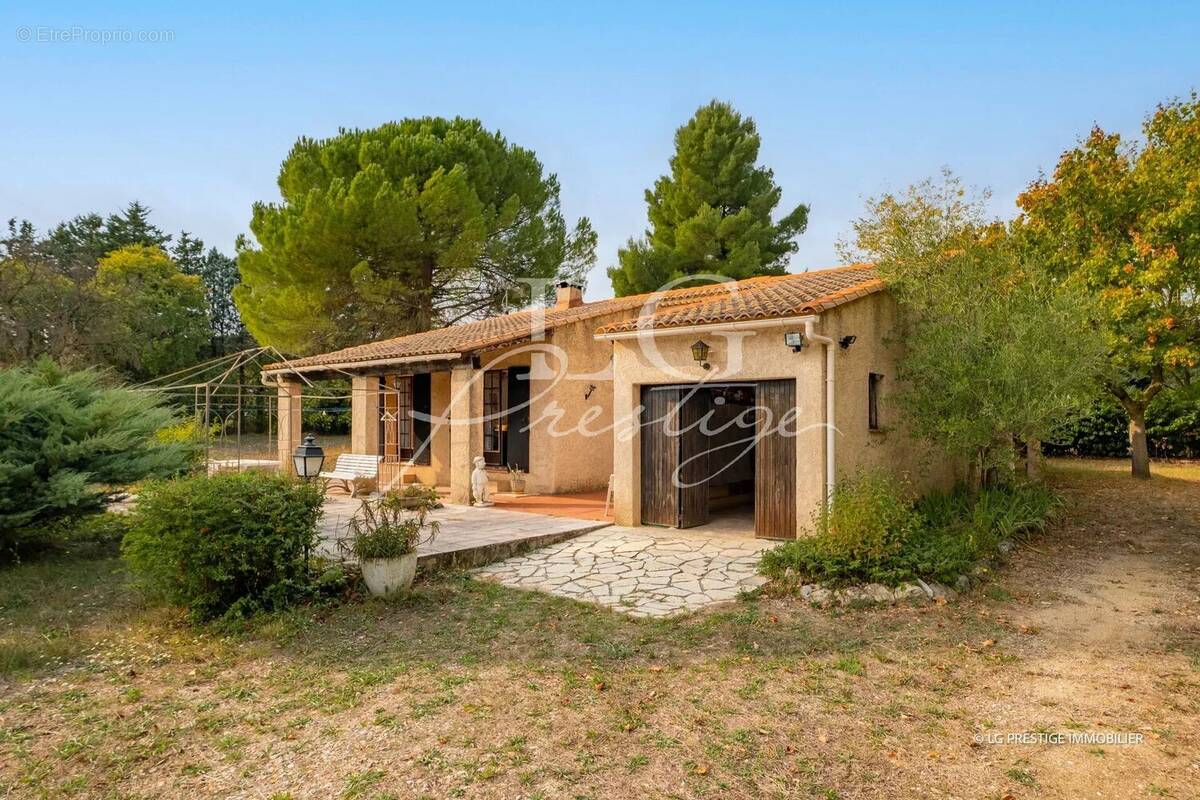 Maison à CALLIAN