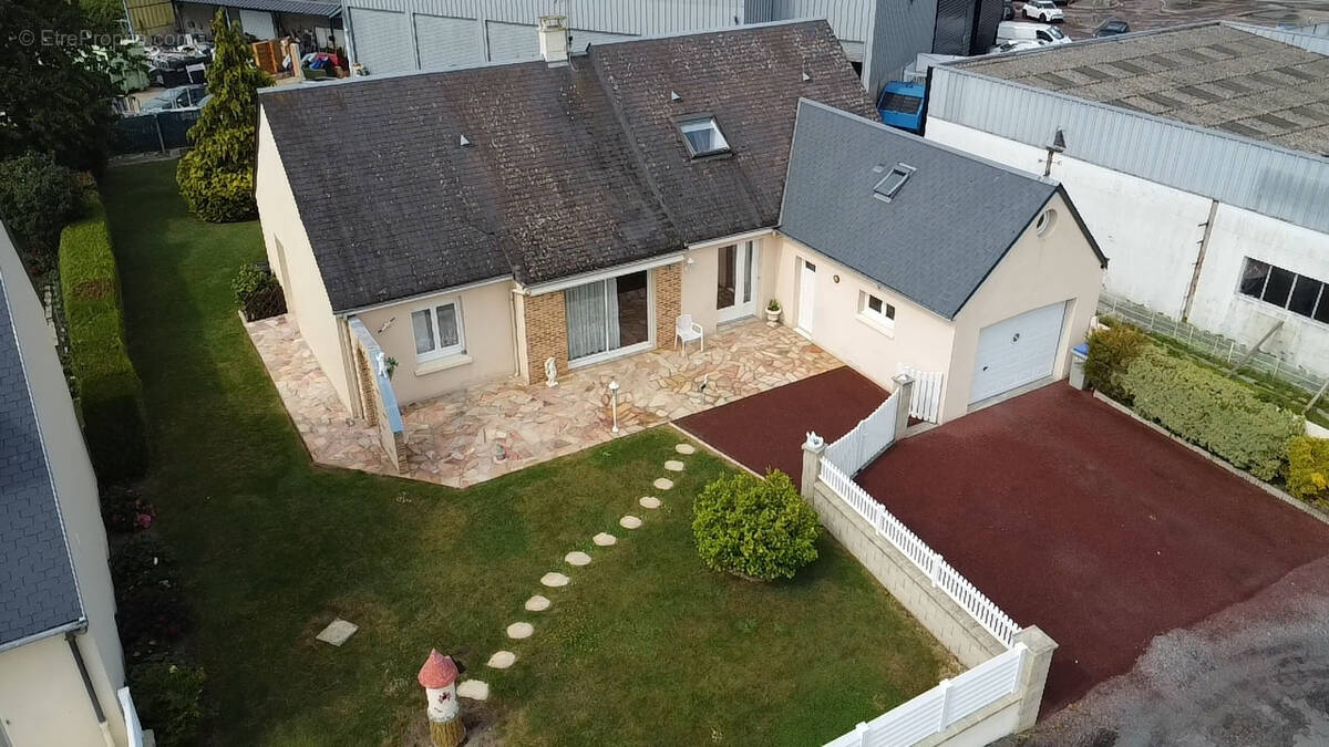 Maison à SAINT-PAIR-SUR-MER