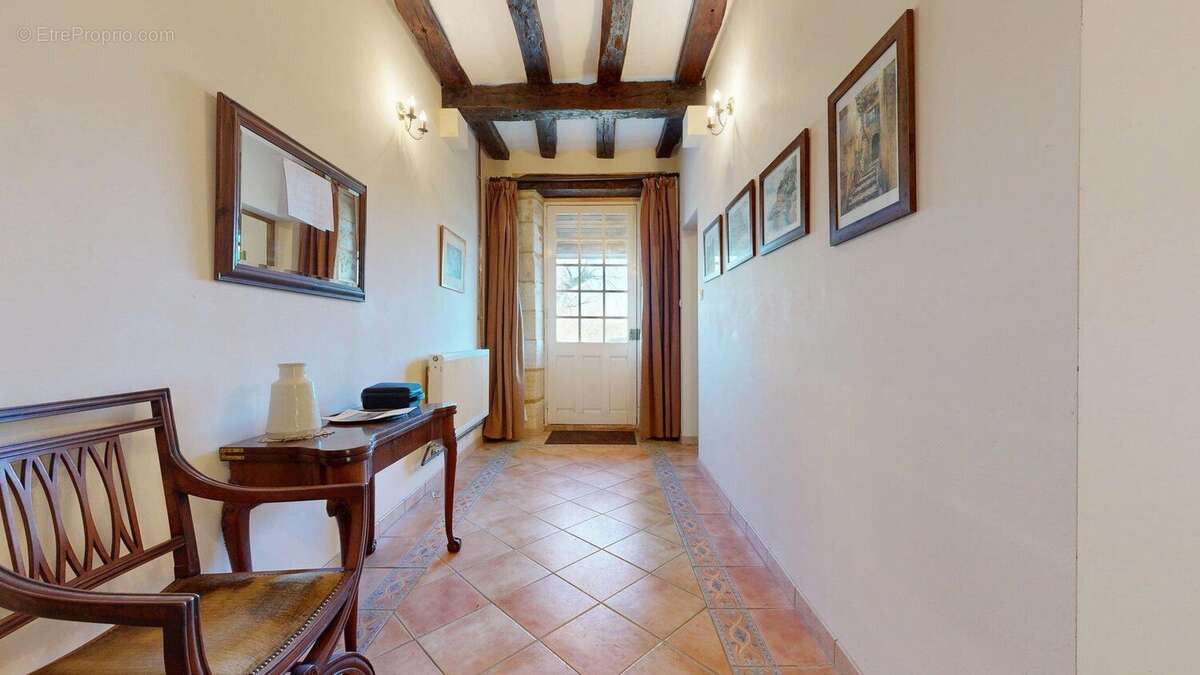 Entrée - Maison à SAINT-FELIX-DE-REILLAC-ET-MORTEMART