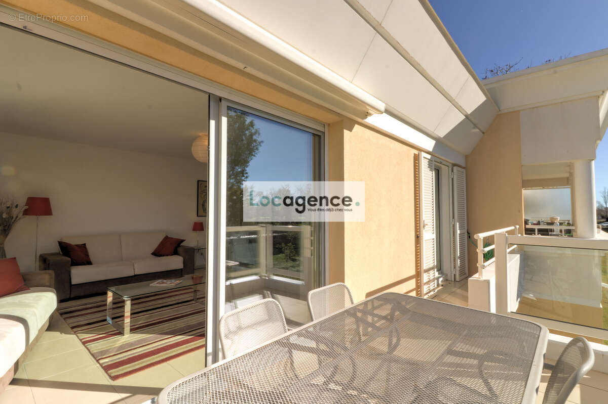 Appartement à MANDELIEU-LA-NAPOULE
