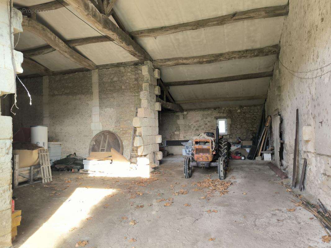 Commerce à SAINT-MARTIN-DU-BOIS