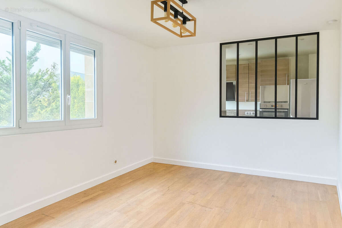 Appartement à CHARENTON-LE-PONT