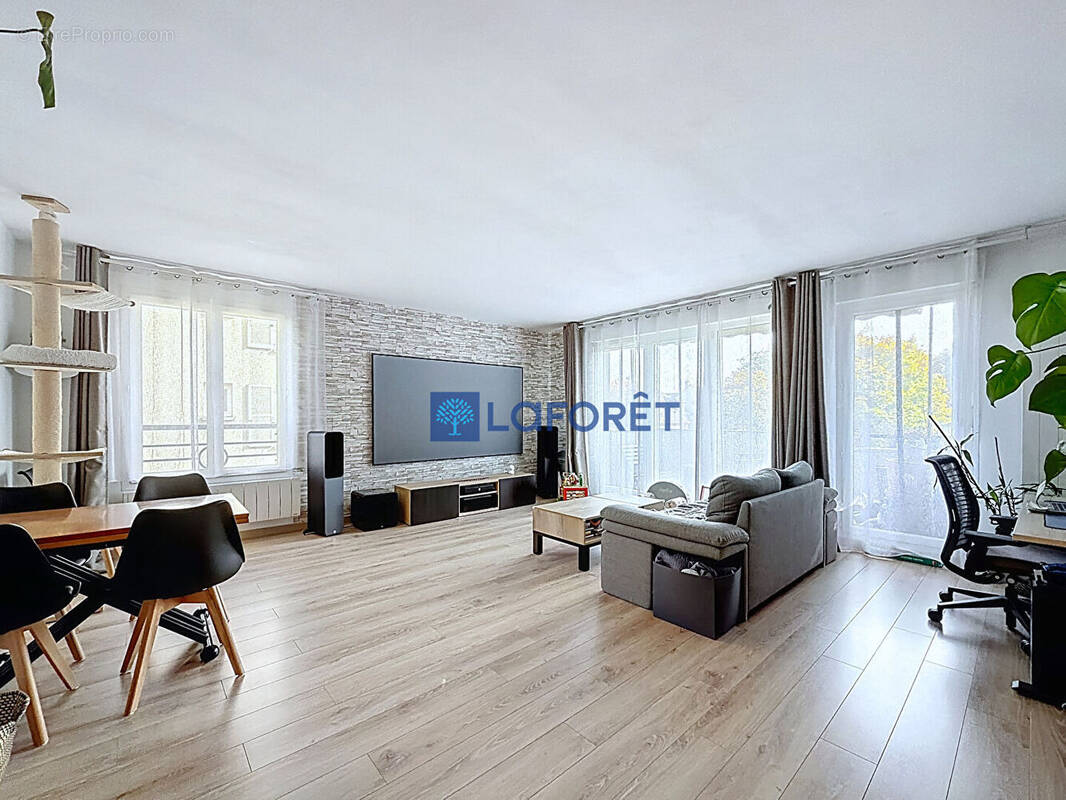 Appartement à MORANGIS