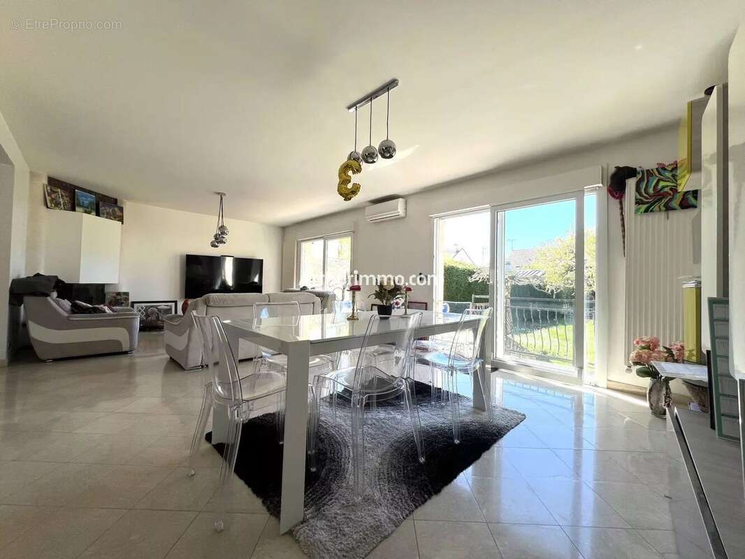 Maison à SUCY-EN-BRIE