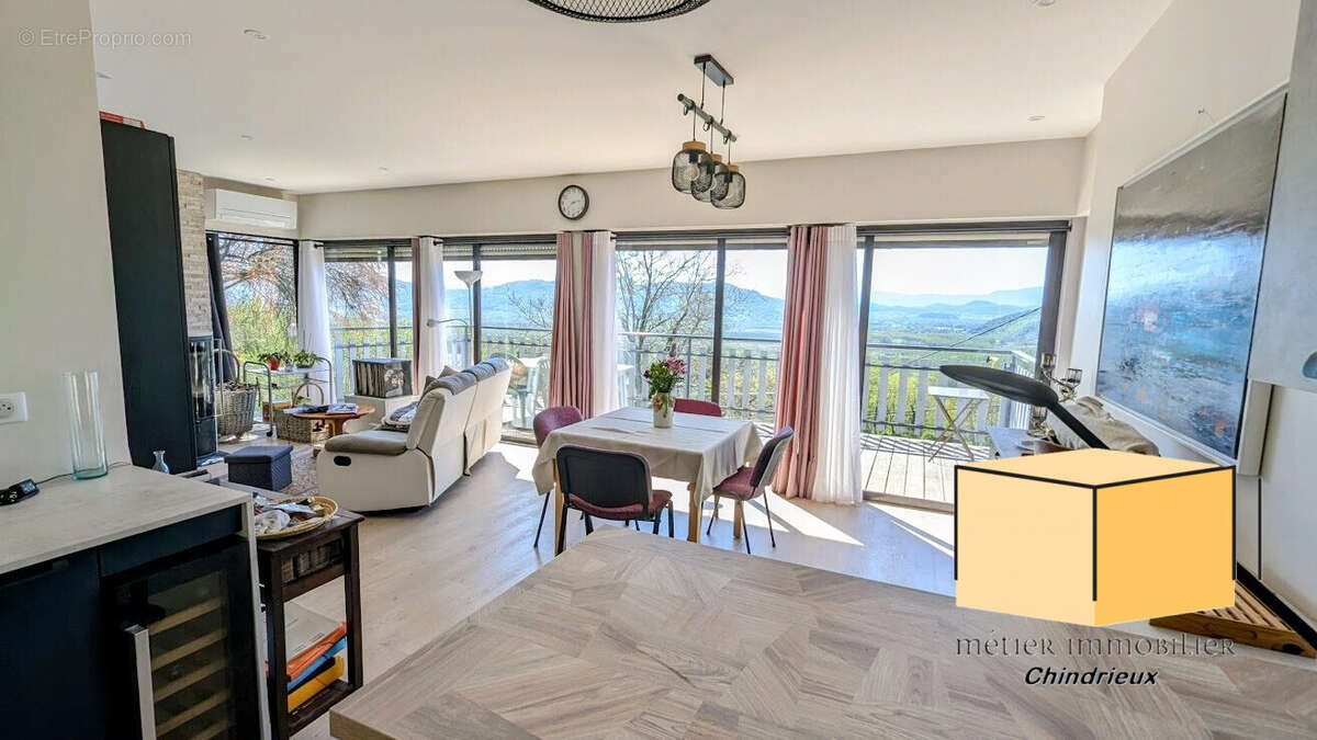 Maison à CHINDRIEUX