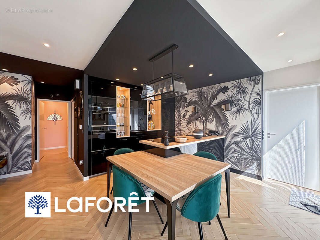 Appartement à SAINTE-GENEVIEVE-DES-BOIS