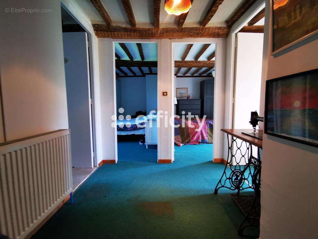 Maison 112 m² à Landelles-Et-Coupigny  - photo 9