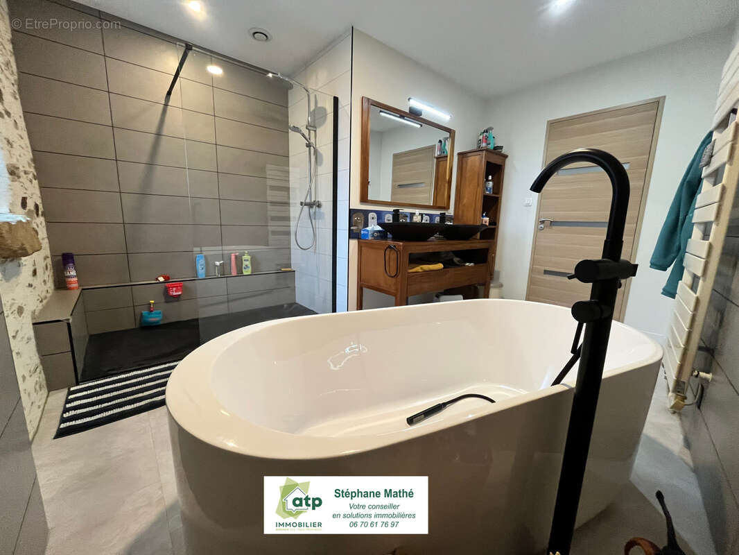 Maison à SAINT-DENIS-LA-CHEVASSE