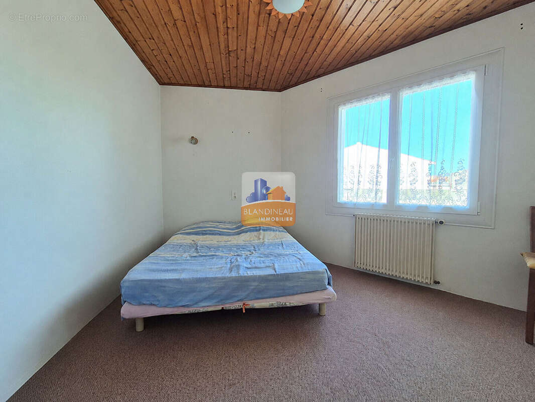 Maison de plain-pied, 160 m², 5 ch + bureau terrain 2038 m²,  hangar 100 m² - photo 10