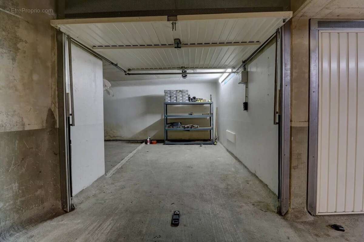Garage fermé à vendre – Résidence Plaisance, Saint-Laurent-du-Var - photo 3