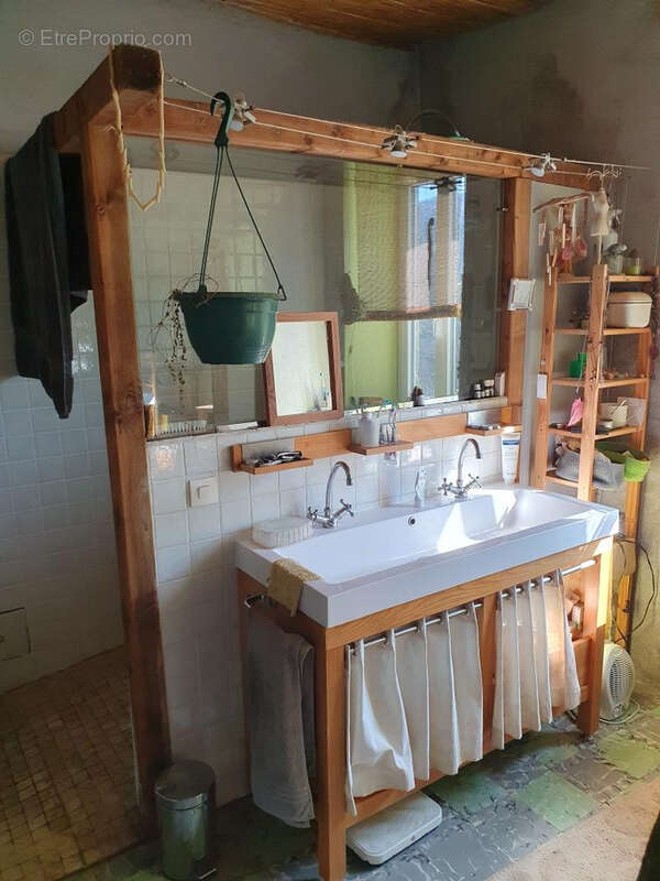 Maison à SAINT-ROMAN-DE-CODIERES