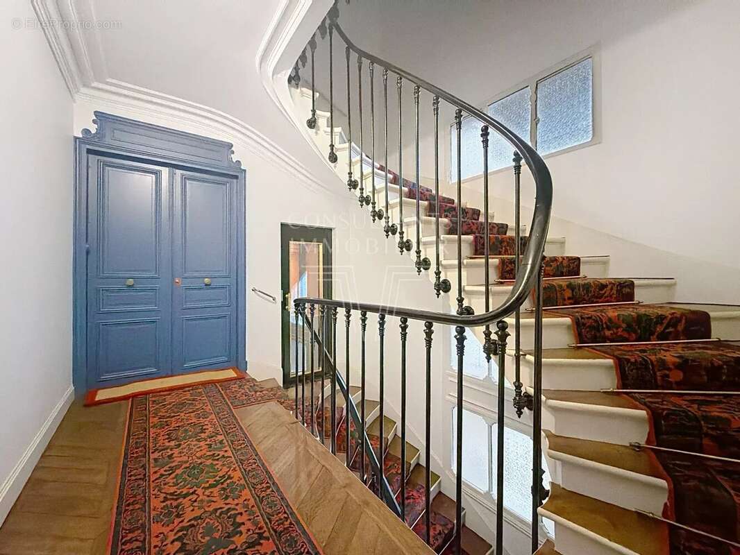 Appartement à PARIS-17E