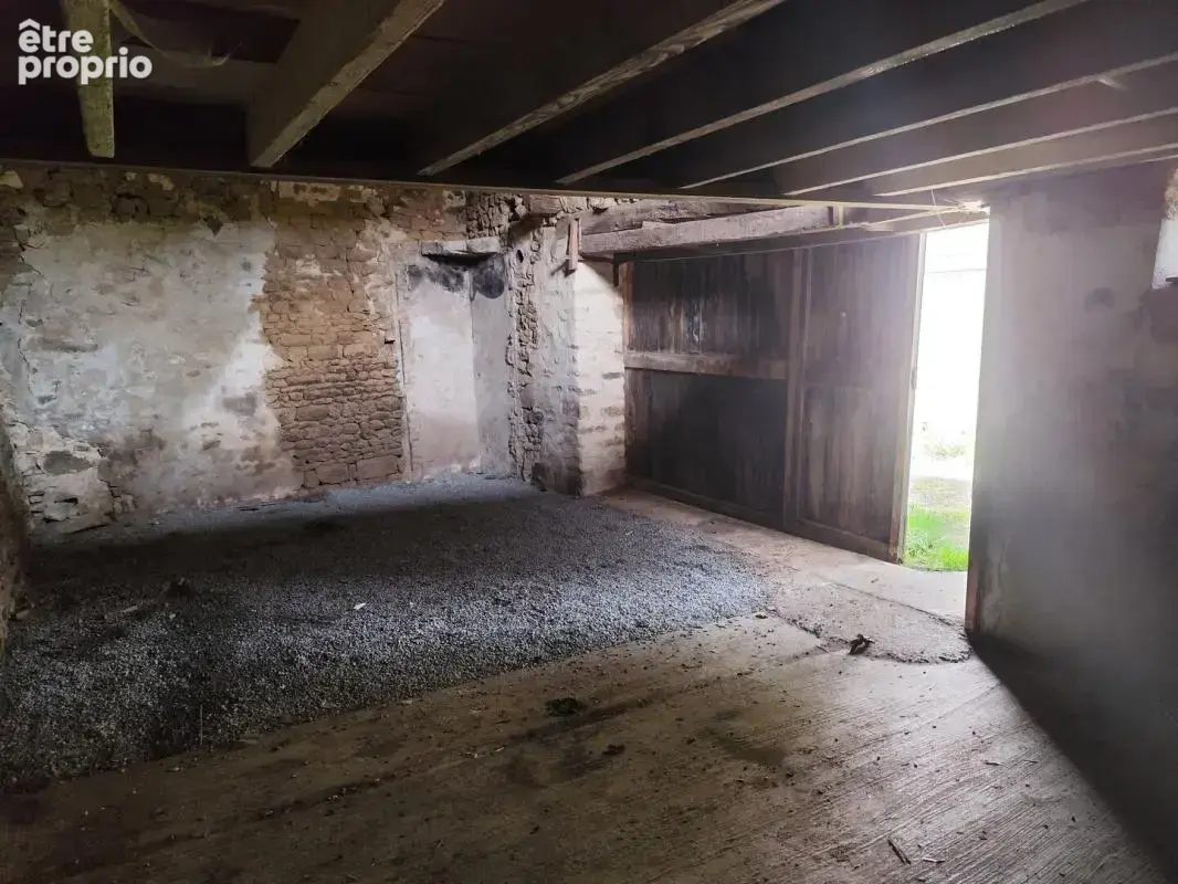Maison d'habitation avec dépendances et parking privé - photo 11