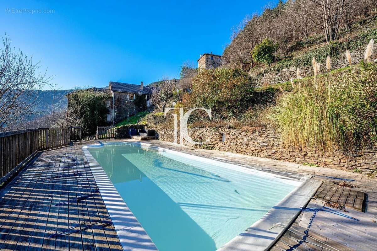 Maison à LABLACHERE