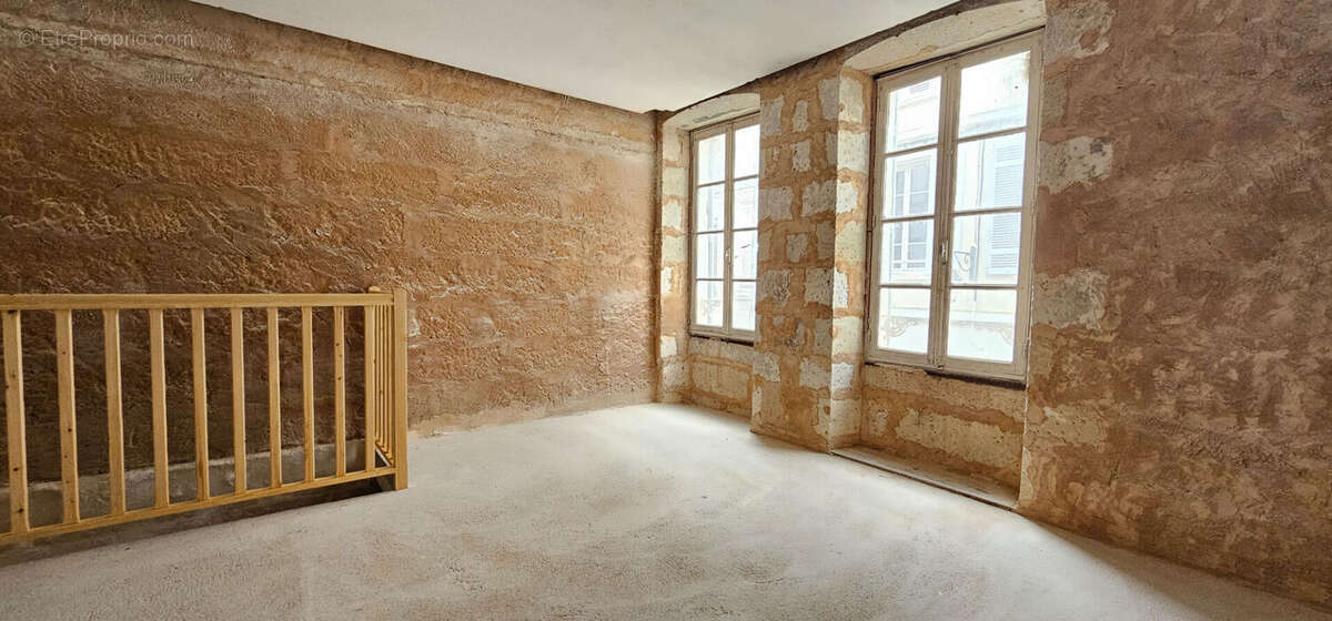 Appartement à SAINTES