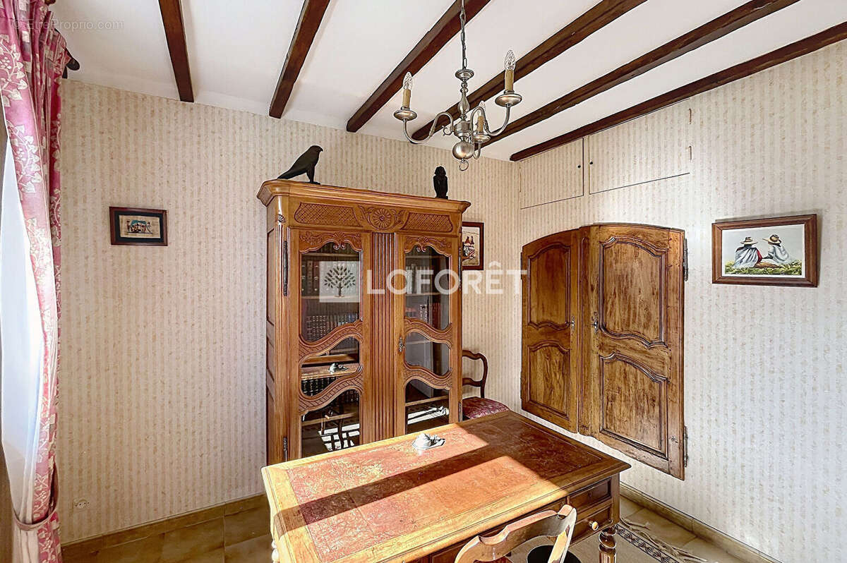 Maison à MORAINVILLIERS