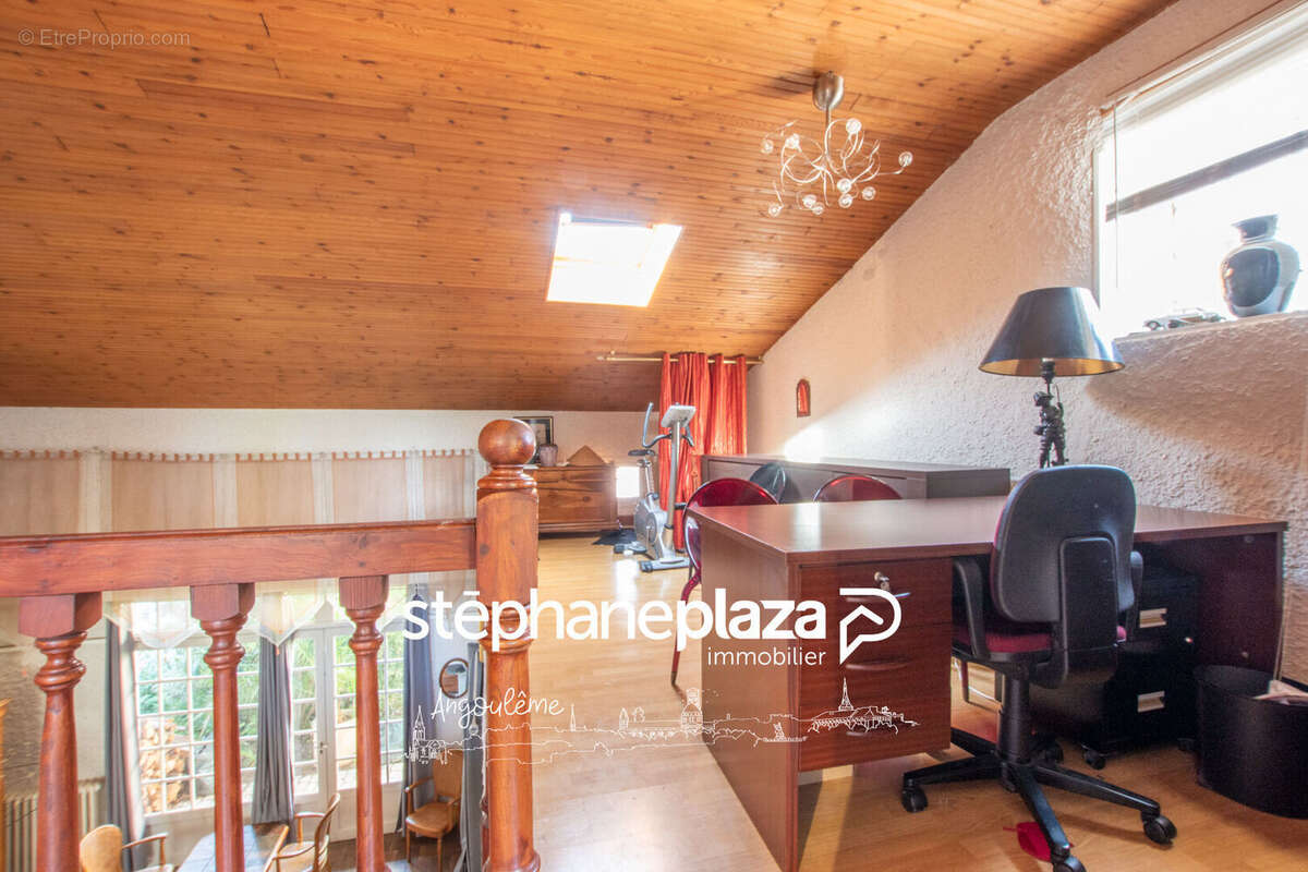 Maison Gond Pontouvre 5 pièce(s) 131 m2 - photo 17