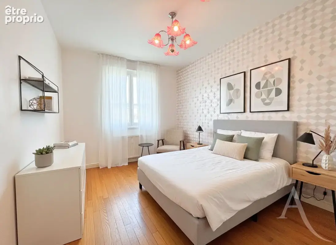 T5 familial traversant de 116 m² - Terrasse, garage, ascenseur - Gare à 10 min - photo 15